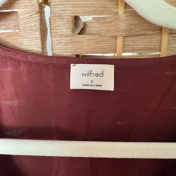 ARITZIA Wilfred Red Puff Sleeve Pearl Button Blouse - Picture 2 of 3